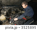 3525895