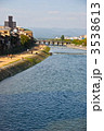 四条大橋と鴨川の流れ（京都市）