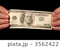 3562422