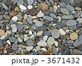 3671432