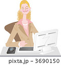 PCを使う外人ビジネスウーマン