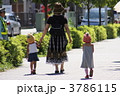 娘たち　散歩