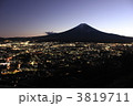 富士吉田忠霊塔からの富士山と富士吉田の夜景