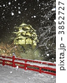 雪の弘前城
