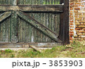 3853903