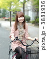 自転車の女性