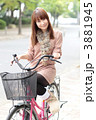 自転車の女性