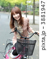 自転車の女性