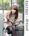 自転車の女性