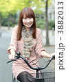 自転車の女性