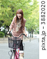 自転車の女性