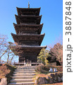 青空に聳える備中国分寺五重塔（アップ）