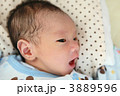 生まれたての赤ちゃん
