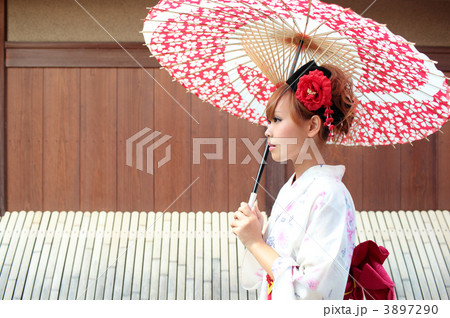 若い女性・浴衣 若い女性・浴衣