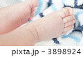 赤ちゃんの足