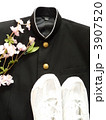 入学イメージ　学生服と通学靴