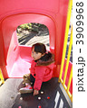 すべりだいと3歳女児