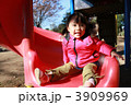 すべりだいと3歳女児