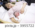 新生児と母親