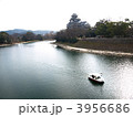 月見橋から望む１月の旭川と岡山城