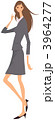 スーツを着た若い女性