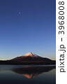 紅富士と山中湖と月