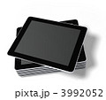 積み上げられた液晶タブレット 