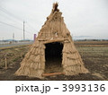 古代米のわらで造った竪穴住居