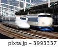 0系新幹線電車とN700系新幹線電車