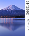河口湖と富士山-77520