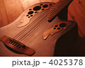 黒いアコースティックギター