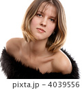 4039556