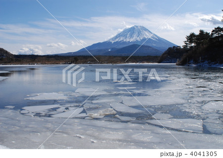 精進湖　冬