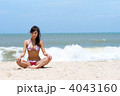 水着の若い女性（リゾート）