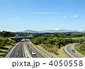 東北自動車道と蔵王連峰