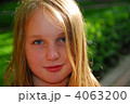 4063200