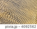 4092562