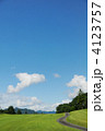 青空　フェアウェイ　ゴルフ場