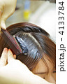 ヘアカラー塗布イメージ
