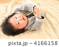 寝返りはまだみたい