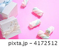 マシュマロとギフトボックス