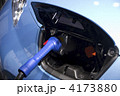 電気自動車充電中