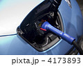 電気自動車充電中
