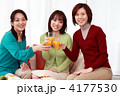 仲良しの主婦たち