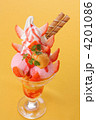ストロベリーパフェ