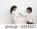 指切りする子供