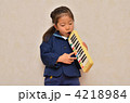 幼稚園でピアニカの練習