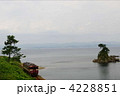 雨晴海岸の女岩と氷見線