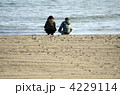 海岸の二人