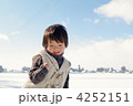 さわやかな雪景色と子供
